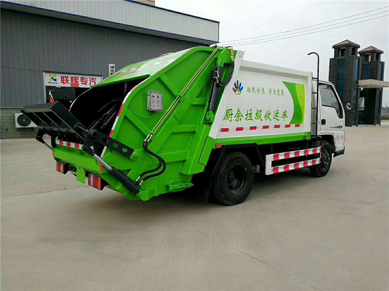 枣庄东风小型侧挂压缩垃圾车生产厂家