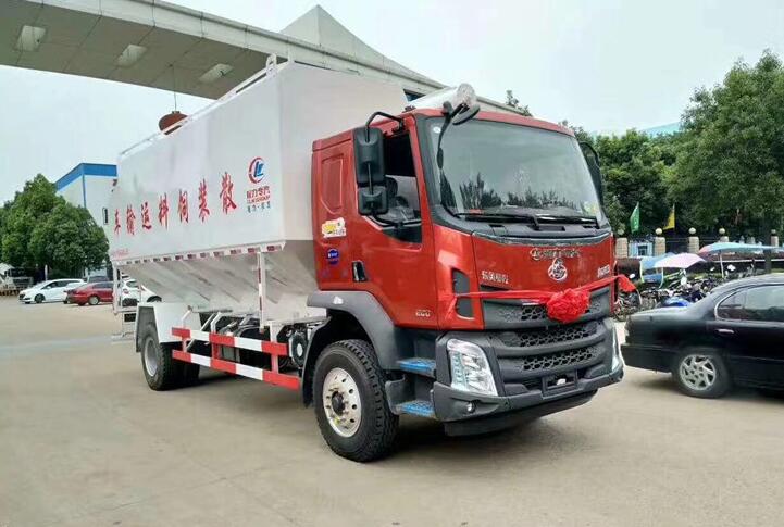 东风天龙40方15吨牛饲料车多少钱一辆程力制造在线咨询