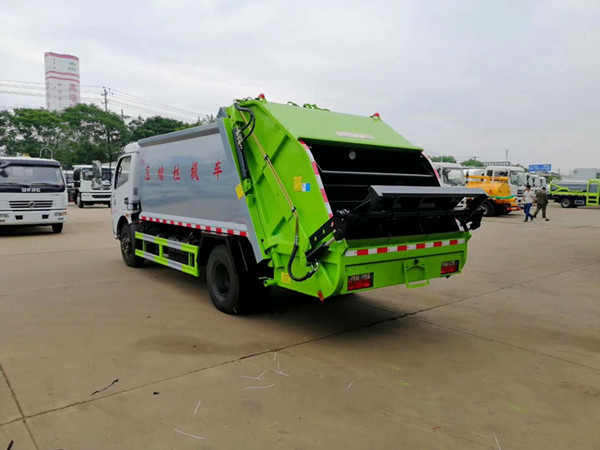 新疆东风8吨压缩垃圾车生产厂家